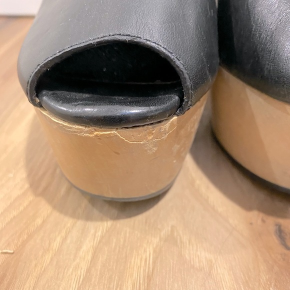 Coach leather platform peep toe heels. Size 7 - Picture 7 of 8